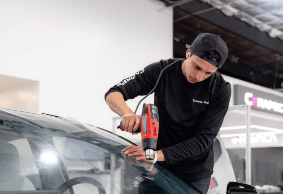 How Window Tinting Service Can Reduce Heat Inside Your Vehicle?